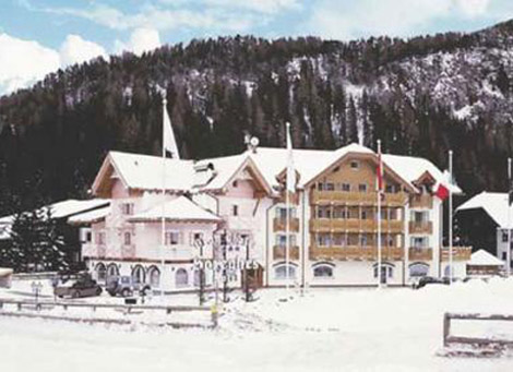 Grand Chalet Soreghes Hotel & Club