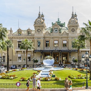 Приятные новости из Монако: открылась Площадь Казино и заработали отели