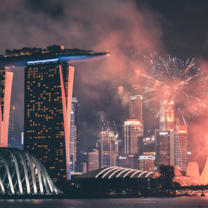 Начинаем обратный отсчёт! Крутейшее новогоднее шоу с фейерверками в Marina Bay Singapore возвращается!